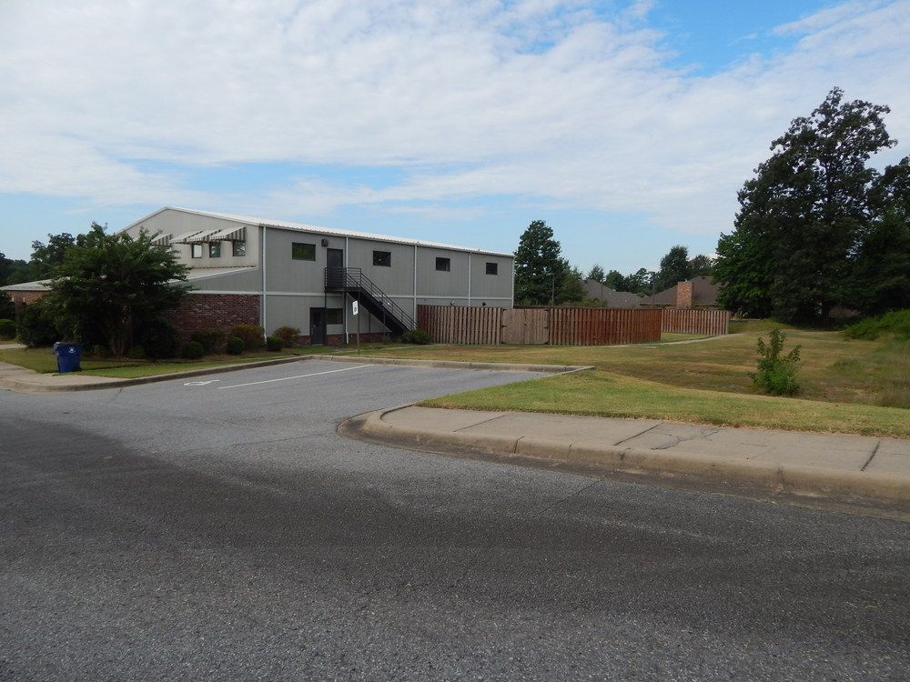 2 Country Club Cir, Maumelle, AR 72113